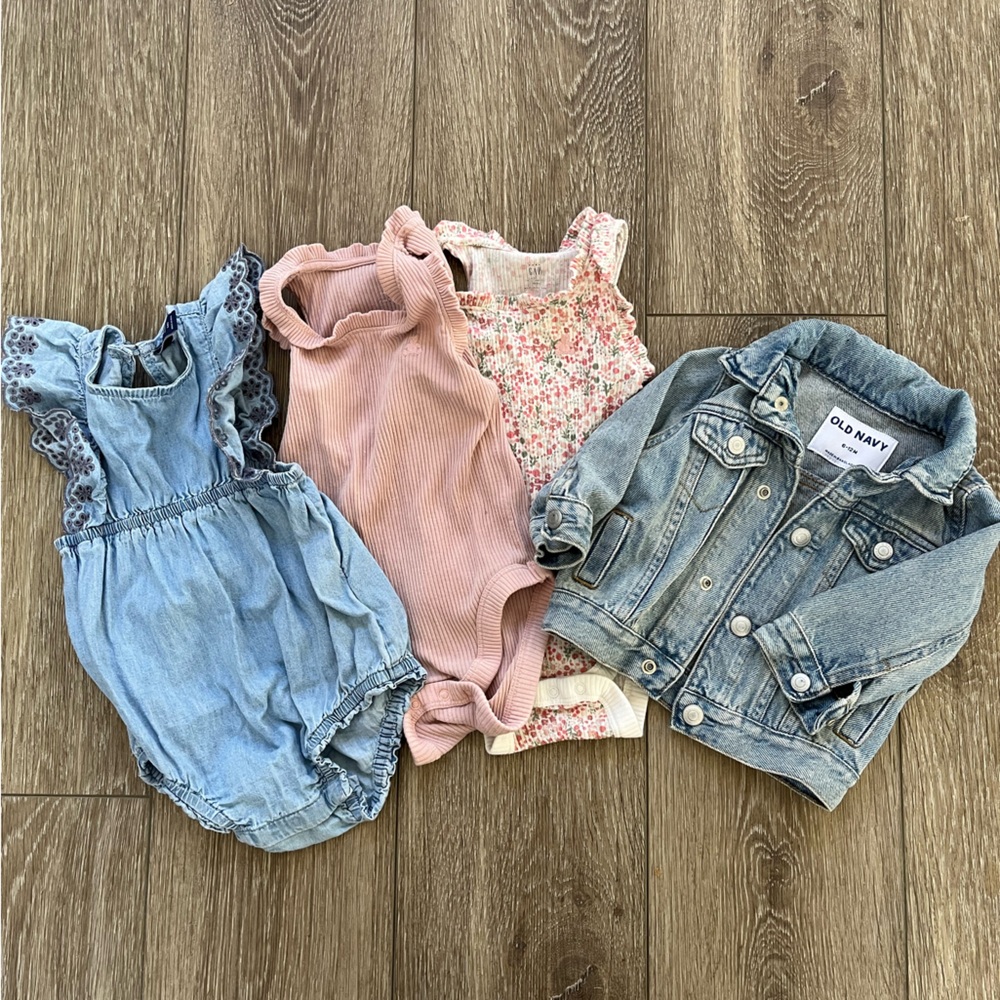 Baby GAP & Old Navy 6-12 months set of 4 spring/summer items